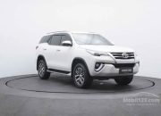 Banyak Stok Numpuk, Benarkah Akhir Tahun Jadi Momen yang Tepat untuk Beli Mobil Bekas?