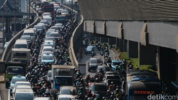 catat-ya!-tidak-ada-pembatasan-kendaraan-tua-di-jakarta