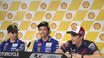 lorenzo-bilang-lebih-susah-lawan-rossi-ketimbang-marquez,-ini-alasannya