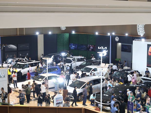 target-penjualan-mobil-2024-1,1-juta-unit!-pemilu-enggak-berpengaruh,-nih?