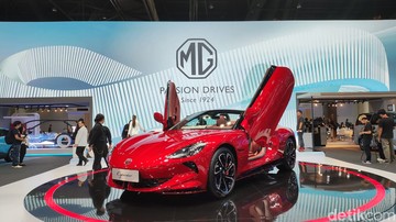 mobil-roadster-mg-cyberster-debut-di-thailand,-tampangnya-bikin-terpikat