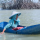 menghadang-banjir-rob:-jalan-terendam-dan-gelap,-perempuan-melahirkan-di-perahu
