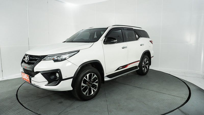 keunggulan-toyota-fortuner-diesel:-suv-tangguh-&-praktis