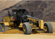 Motor Grader Adalah Alat Berat untuk Meratakan Tanah
