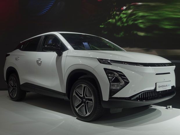 sudah-dipesan-400-unit,-apa-kelebihan-mobil-listrik-chery-omoda-e5?