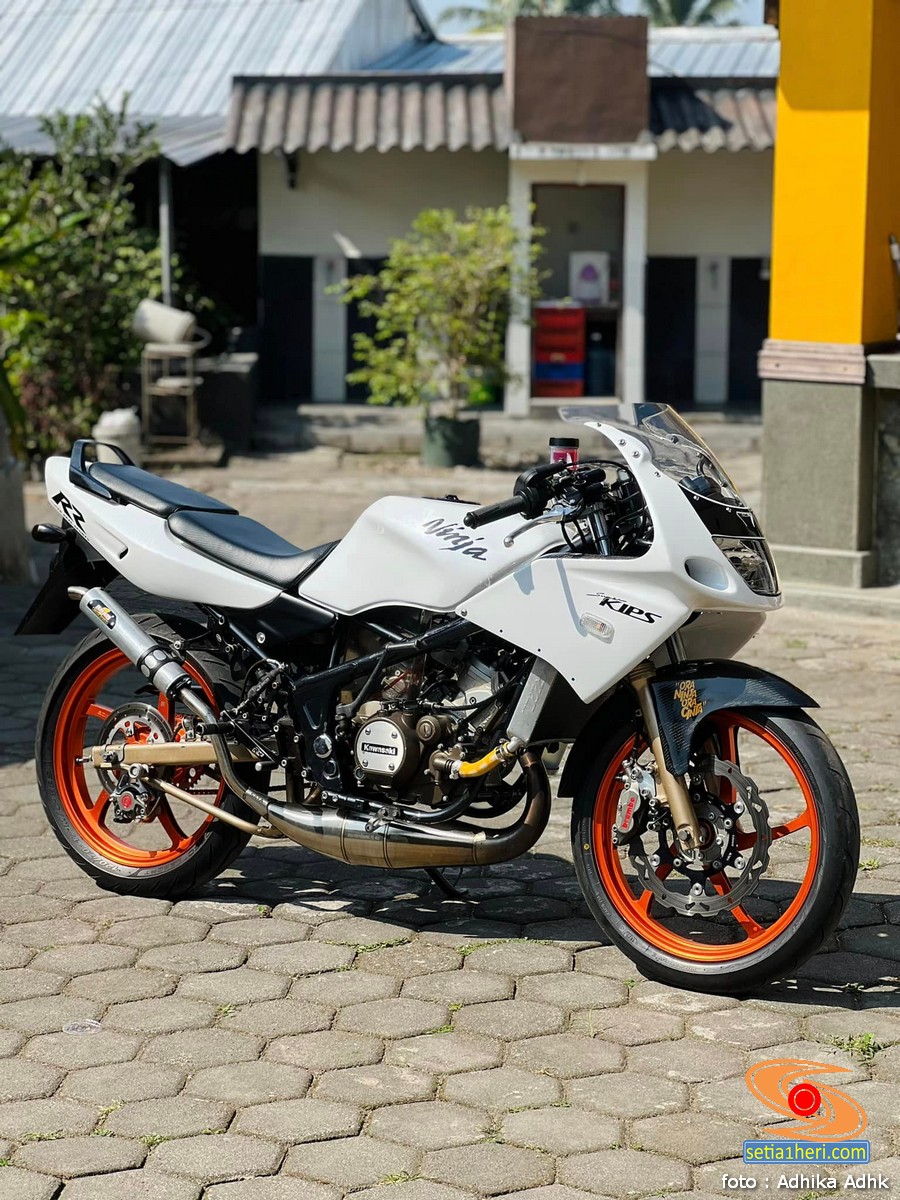 penampakan-restorasi-kawasaki-ninja-rr-old-tahun-2008-warna-putih