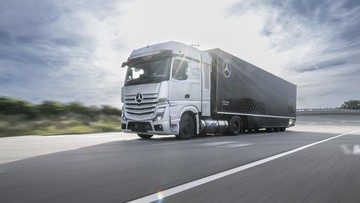 truk-hidrogen-daimler-diuji-pelanggan:-bisa-tempuh-jakarta-situbondo-sekali-isi-ulang