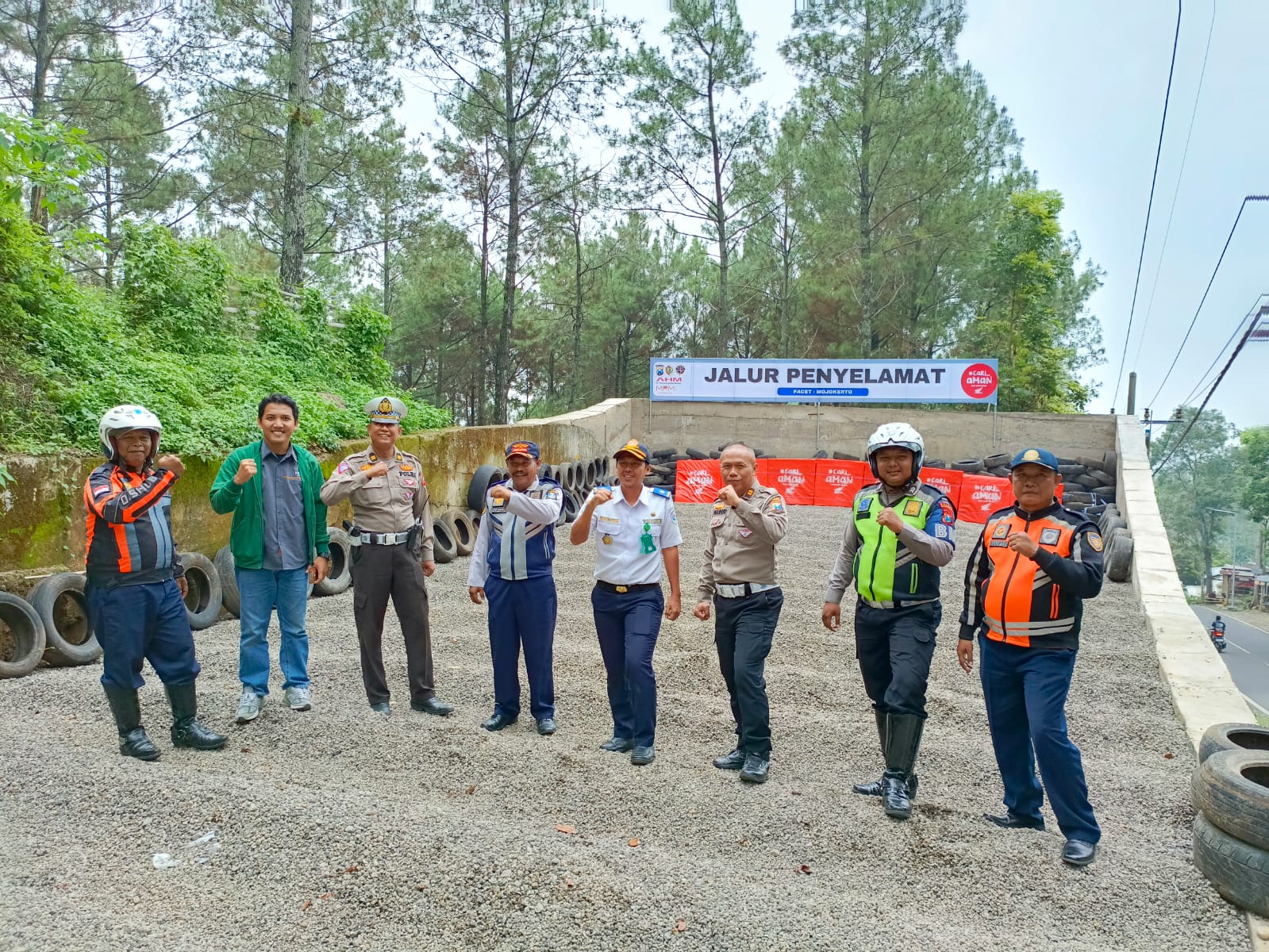 mpm-honda-jatim-gencarkan-#cari-aman-berkendara-di-jalur-tanjakan-wisata-pacet.