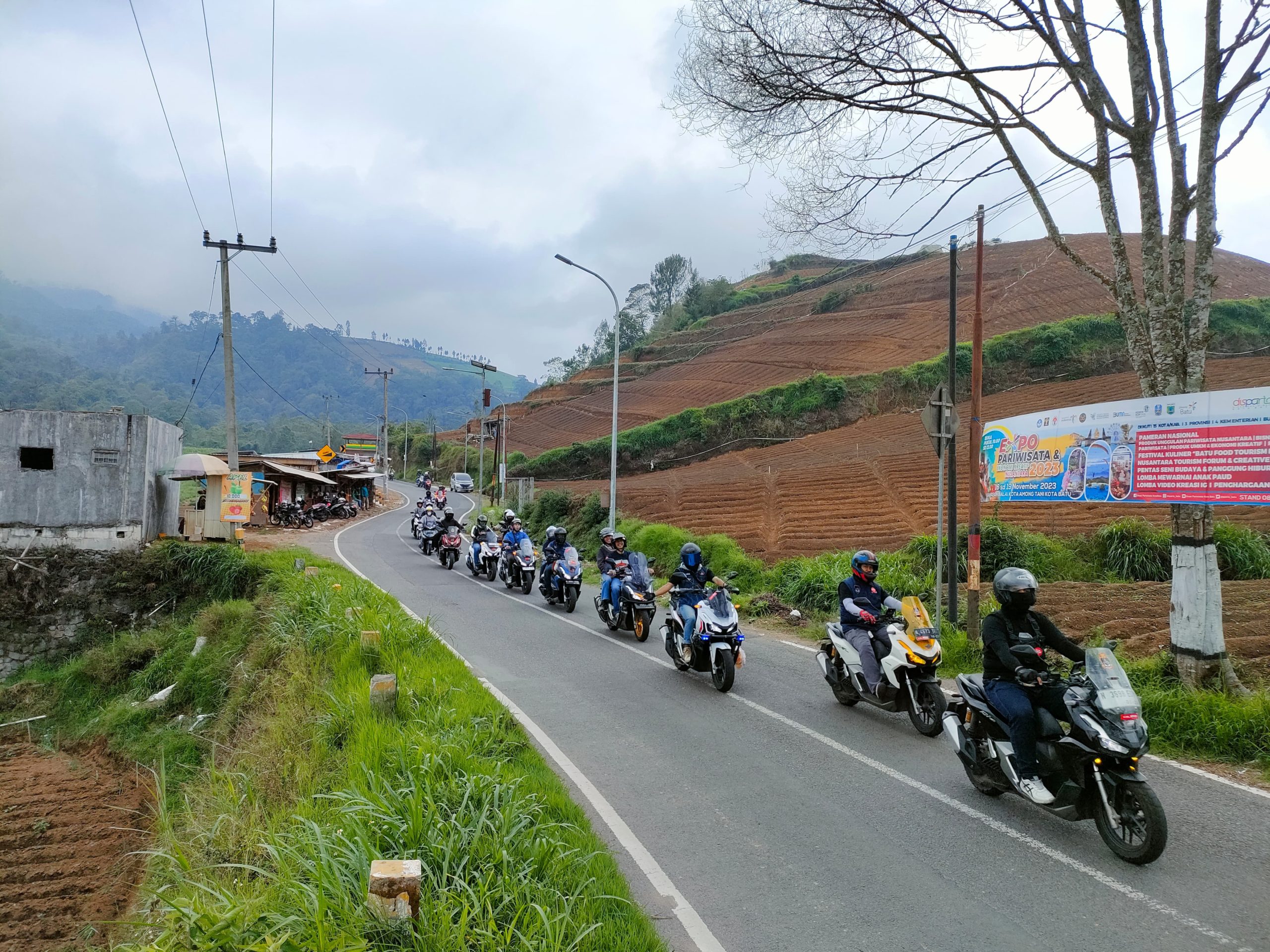 komunitas-biker-honda-adv-malang-jelajah-misteri-dua-alam