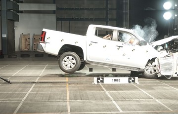 hasil-uji-tabrak-mitsubishi-triton-terbaru,-seberapa-aman?