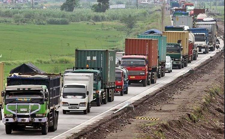 perawatan-jalan-dan-perbaikan-jalan-nasional-demi-lancarkan-pengiriman-logistik