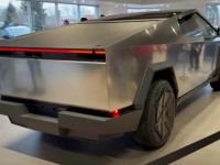tesla-cybertruck-berkendala-pada-reparasi-bodi-yang-mahal?