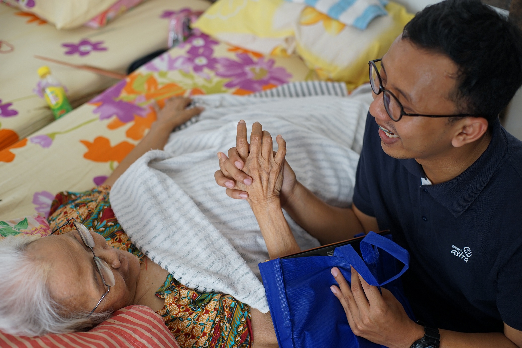 #berkahsenyum-asuransi-astra-berikan-peace-of-mind-pada-5.012-manula