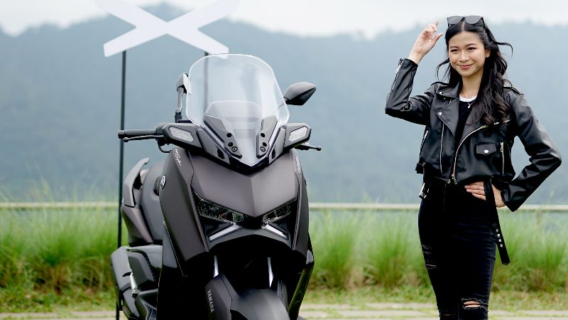 spesifikasi-lengkap-yamaha-xmax-tech-max-di-indonesia,-lebih-mahal-rp-5,3-juta-dari-standarnya