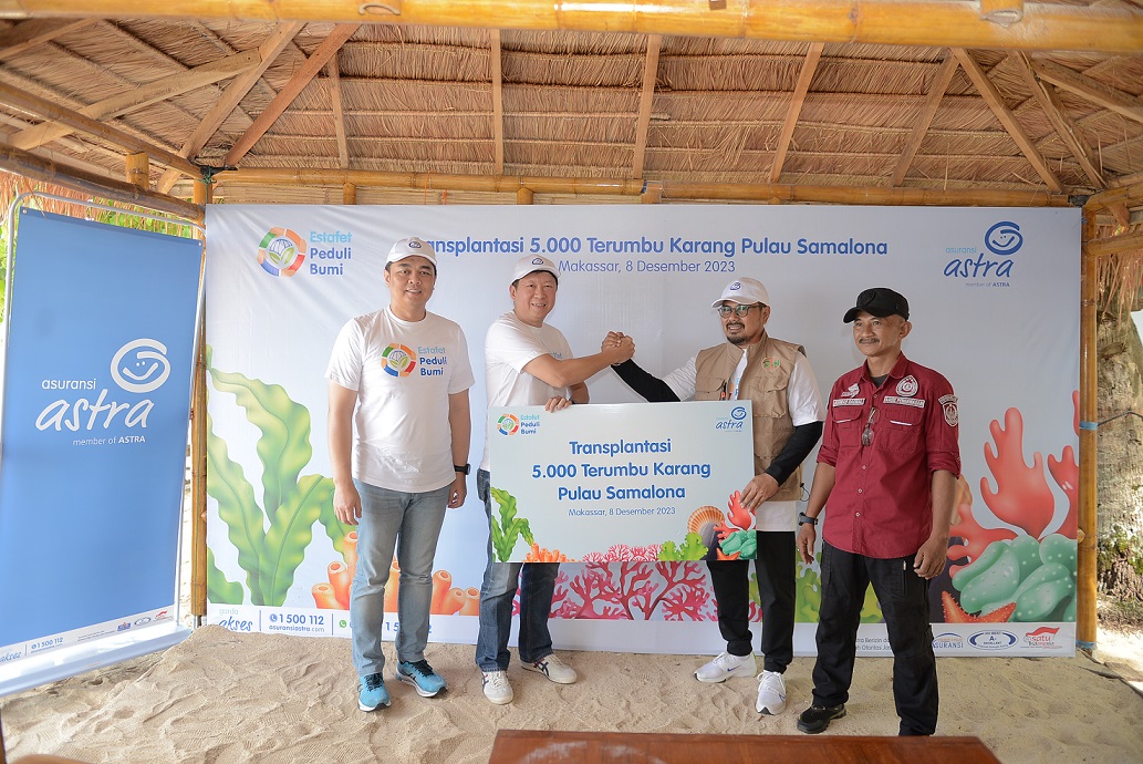 estafet-peduli-bumi-:-transplantasi-5.000-bibit-terumbu-karang-di-pulau-samalona,-makassar