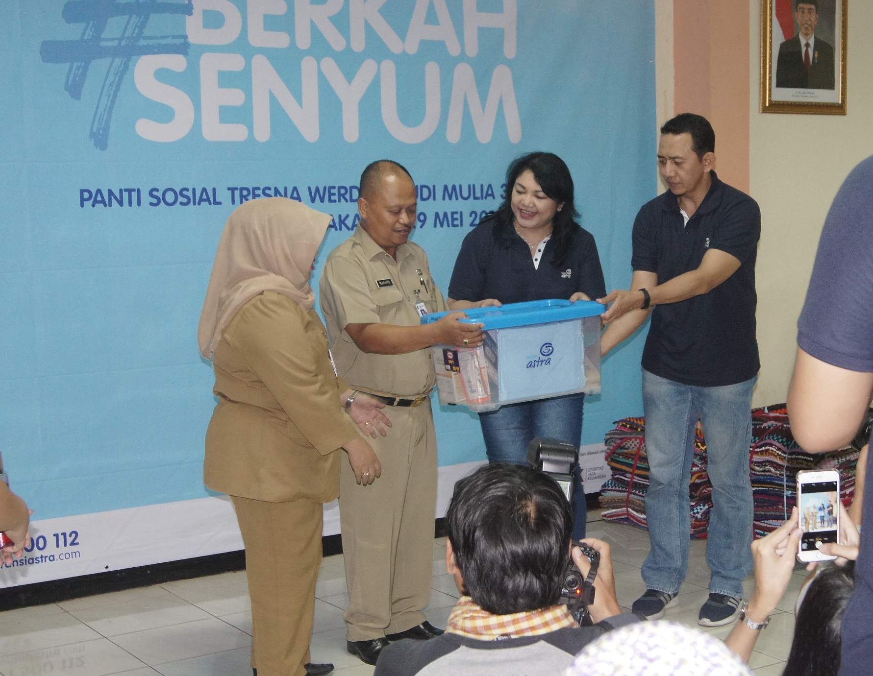 berbagi-peace-of-mind-lewat-#berkahsenyum-asuransi-astra