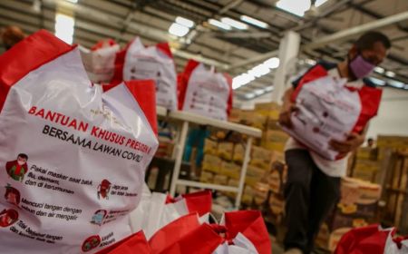 balas-kritik-anies-soal-bansos-bukan-solusi,-repnas:-bantu-kurangi-dampak-kesulitan-hidup