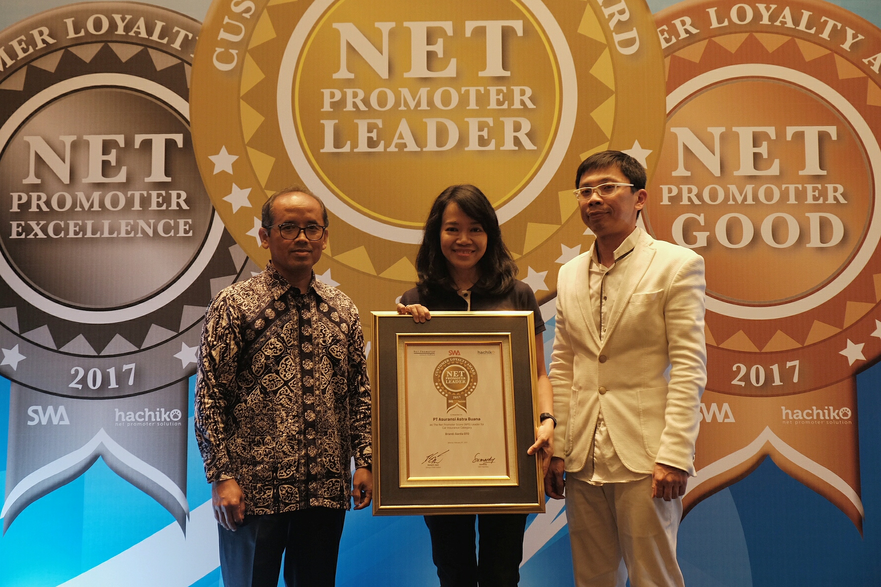 sukses-buat-pelanggan-puas-asuransi-astra-raih-net-promoter-customer-loyalty-award-2017