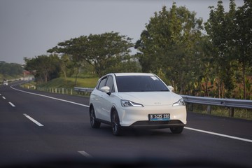 jajal-mobil-listrik-neta-v-jakarta-semarang,-ternyata-hemat-juga!