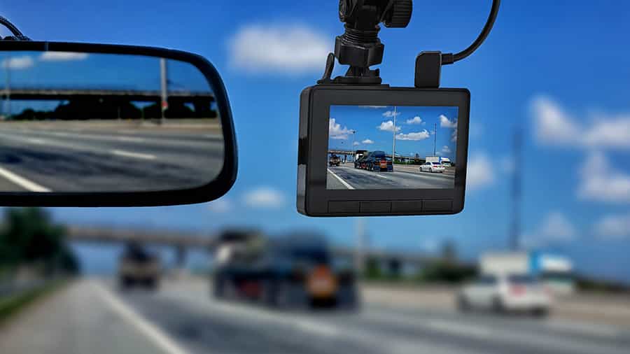 5-fungsi-penting-dashcam-di-mobil,-bisa-jadi-alat-bukti-kecelakaan