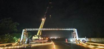 dadah-macet-dan-antre,-bayar-tol-tanpa-setop-tinggal-nyelonong