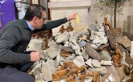 pastor-palestina:-jika-yesus-lahir-hari-ini,-dia-akan-lahir-di-bawah-reruntuhan