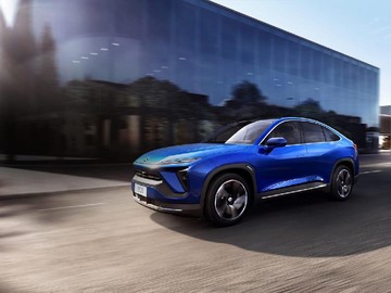 mobil-listrik-china-nio-bisa-jalan-1.000-km-sekali-ngecas,-nyetir-14-jam-nonstop