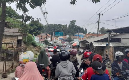 akhir-libur-tahun-baru,-jalan-ke-pantai-anyer-macet