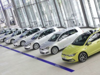 vw-golf-ulang-tahun-yang-ke-50.-sosok-mobil-eropa-tersukses