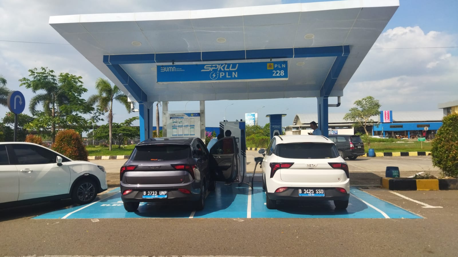 populasi-mobil-listrik-sudah-20.414-unit,-pln-sediakan-624-spklu!