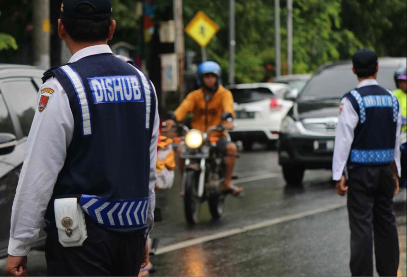 viral-petugas-dishub-setop-mobil-pribadi,-apa-sebenarnya-wewenang-petugas-dishub-di-jalan-raya?