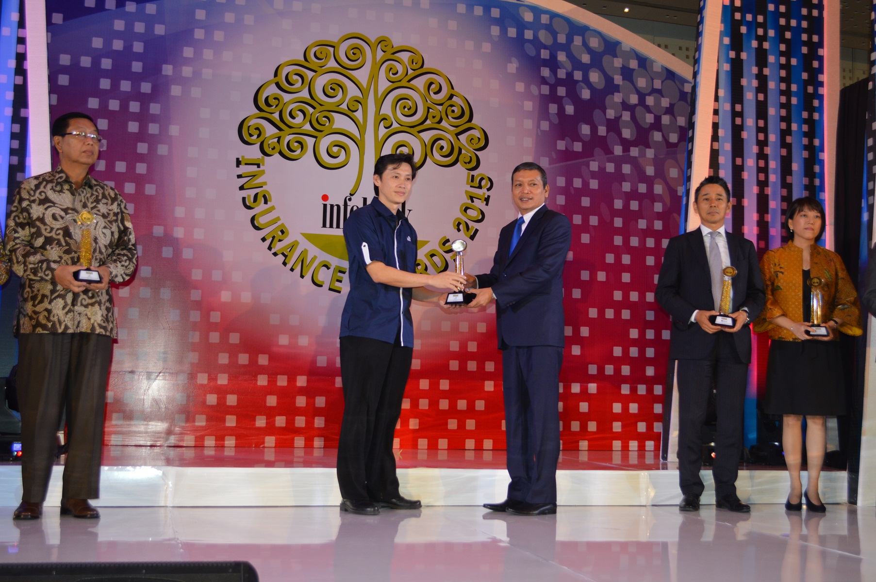 asuransi-astra-raih-infobank-award-2015