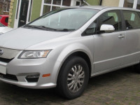 byd-e6,-mobil-listrik-yang-sudah-beredar-di-indonesia-sejak-tahun-2019