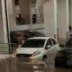 curah-hujan-tinggi-hingga-menyebabkan-banjir,-jangan-paksakan-mobil-untuk-menerjangnya