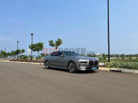 holiday-in-style-2023,-bmw-i7:-kesan-berlibur-dalam-kota-jakarta-dengan-flagship-sedan-ev