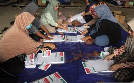 kpu-sumut:-25,6-juta-surat-suara-pemilu-2024-rampung-dilipat-disortir