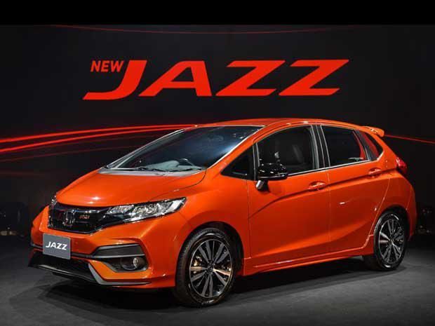 keren!-modifikasi-honda-jazz-gaya-street-racing-yang-kental-nuansa-balap