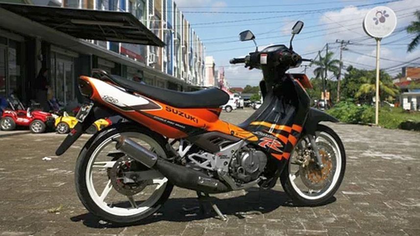 perbandingan-suzuki-satria-120-s,-120-r,-dan-satria-ru-120-r,-evolusi-yang-menarik