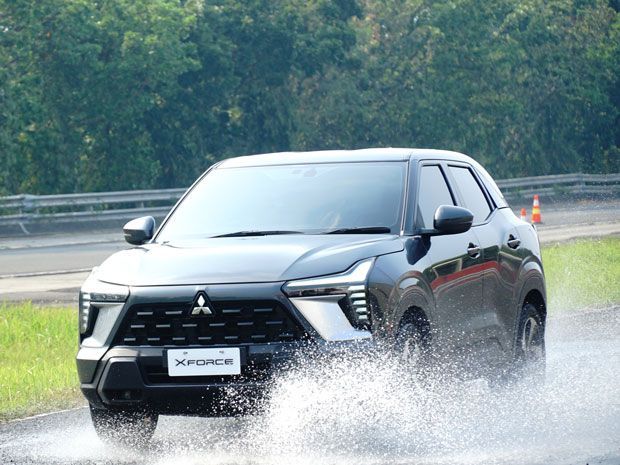 salah-satu-dari-4-drive-mode-mitsubishi-xforce-pas-digunakan-saat-musim-hujan
