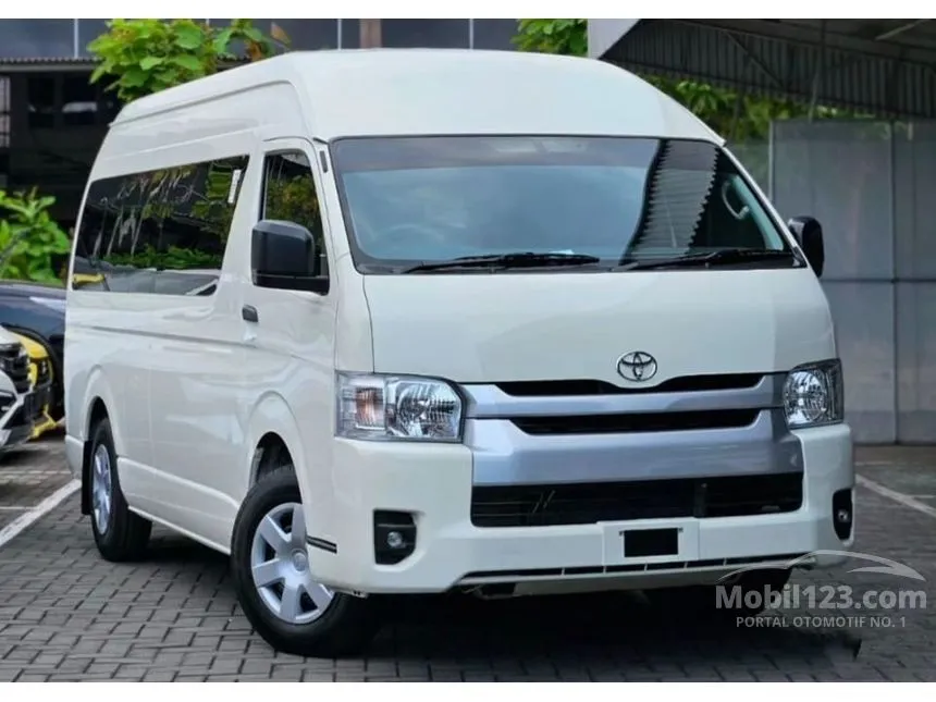 kelebihan-dan-kekurangan-toyota-hiace-commuter,-andalan-travel-bandung