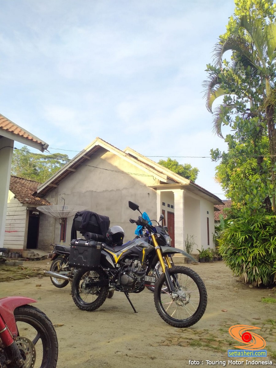 penampakan-honda-crf150l-modif-turing-pakai-box