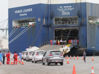 di-2023,-ekspor-mobil-cbu-indonesia-tembus-setengah-juta-unit