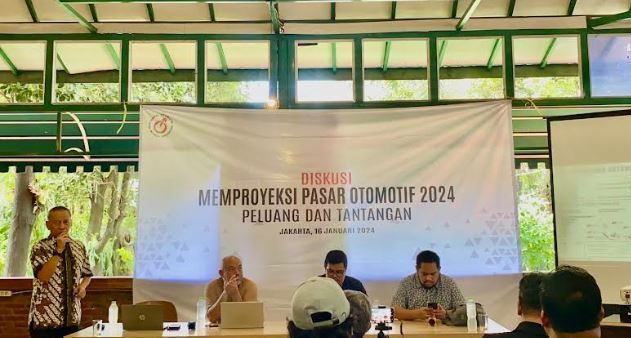penjualan-kendaraan-bermotor-2023-turun-sedikit,-tahun-ini-diprediksi-stagnan