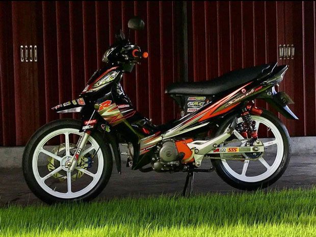 inspirasi-modifikasi-suzuki-smash,-motor-bebek-legendaris-yang-sudah-‘disuntik-mati’