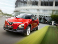 hadir-perdana-di-iims-2024,-vinfast-bikin-area-tes-drive-khusus