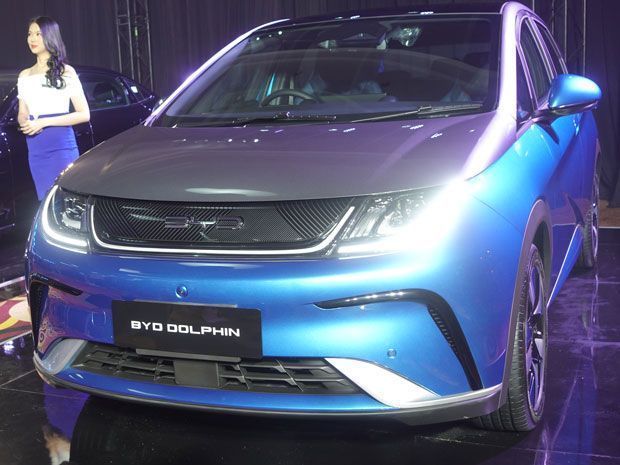 perbandingan-byd-dolphin-dan-wuling-binguo,-pertarungan-mobil-listrik-china