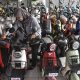 pajak-motor-bensin-naik-bisa-bikin-motor-listrik-subsidi-laris-manis?