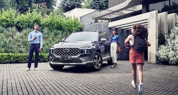 hyundai-santa-fe-kini-dibekali-bluelink,-punya-53-fitur-baru