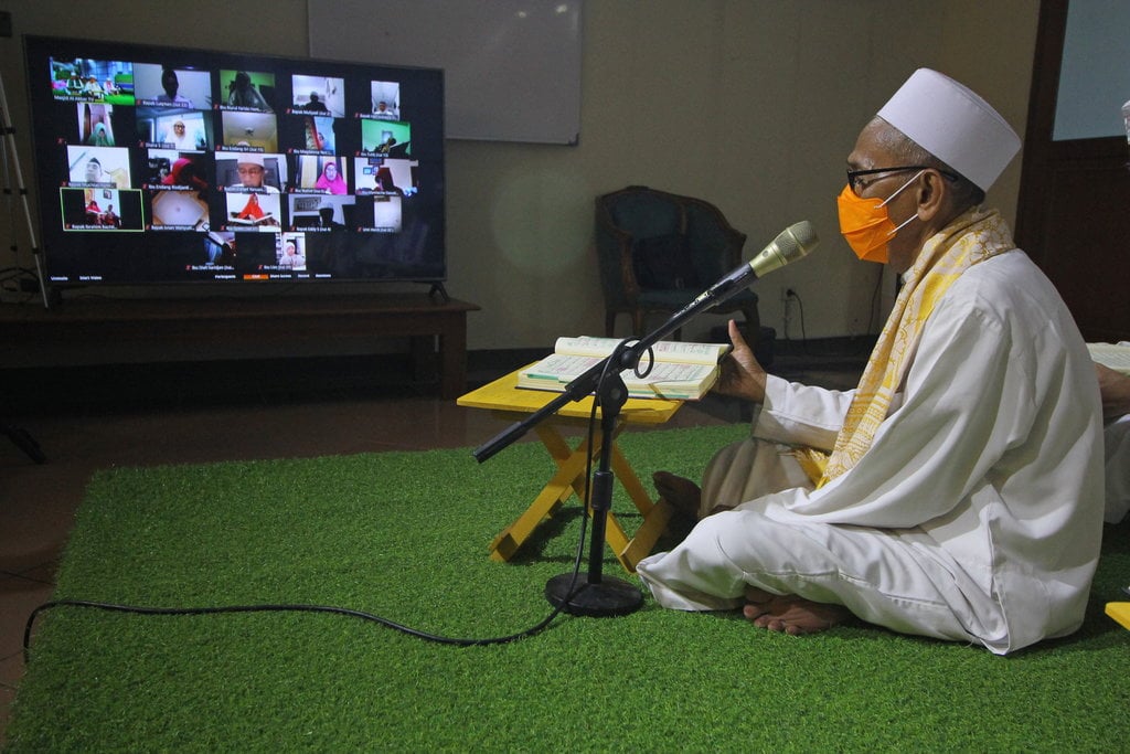 contoh-mad-lazim-mutsaqqal-kilmi-dalam-al-quran-beserta-ayatnya