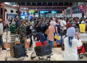 Penumpang Di Bandara Soetta Terlihat Membludak, Bagaimana Dengan Aturan PSBB